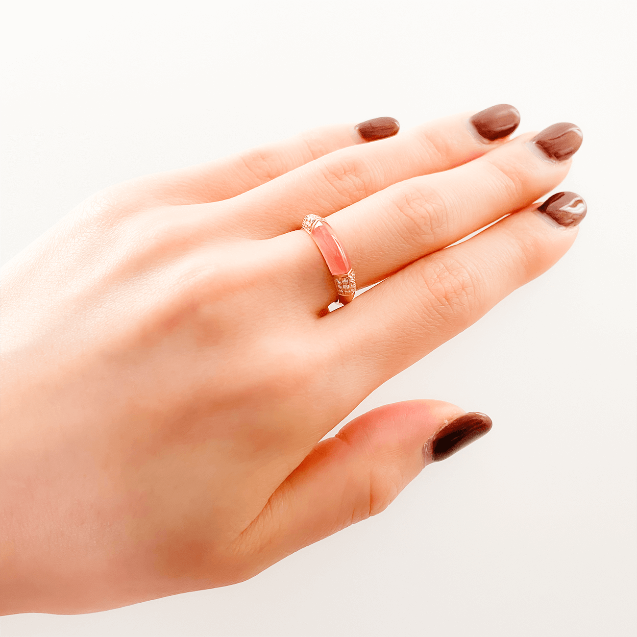 K18YGロードクロサイトリング 装着画像