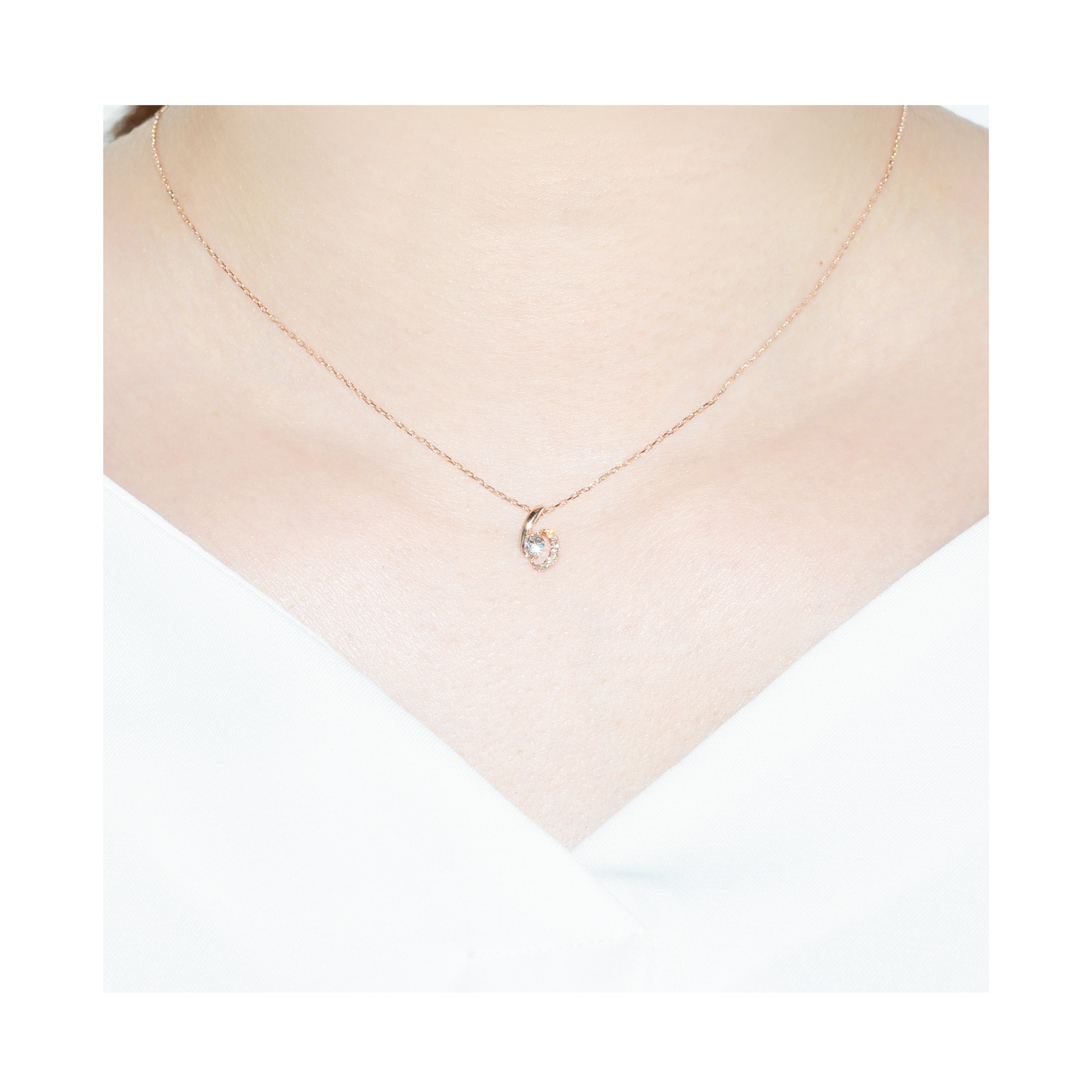 K10PGダイヤネックレス 装着画像