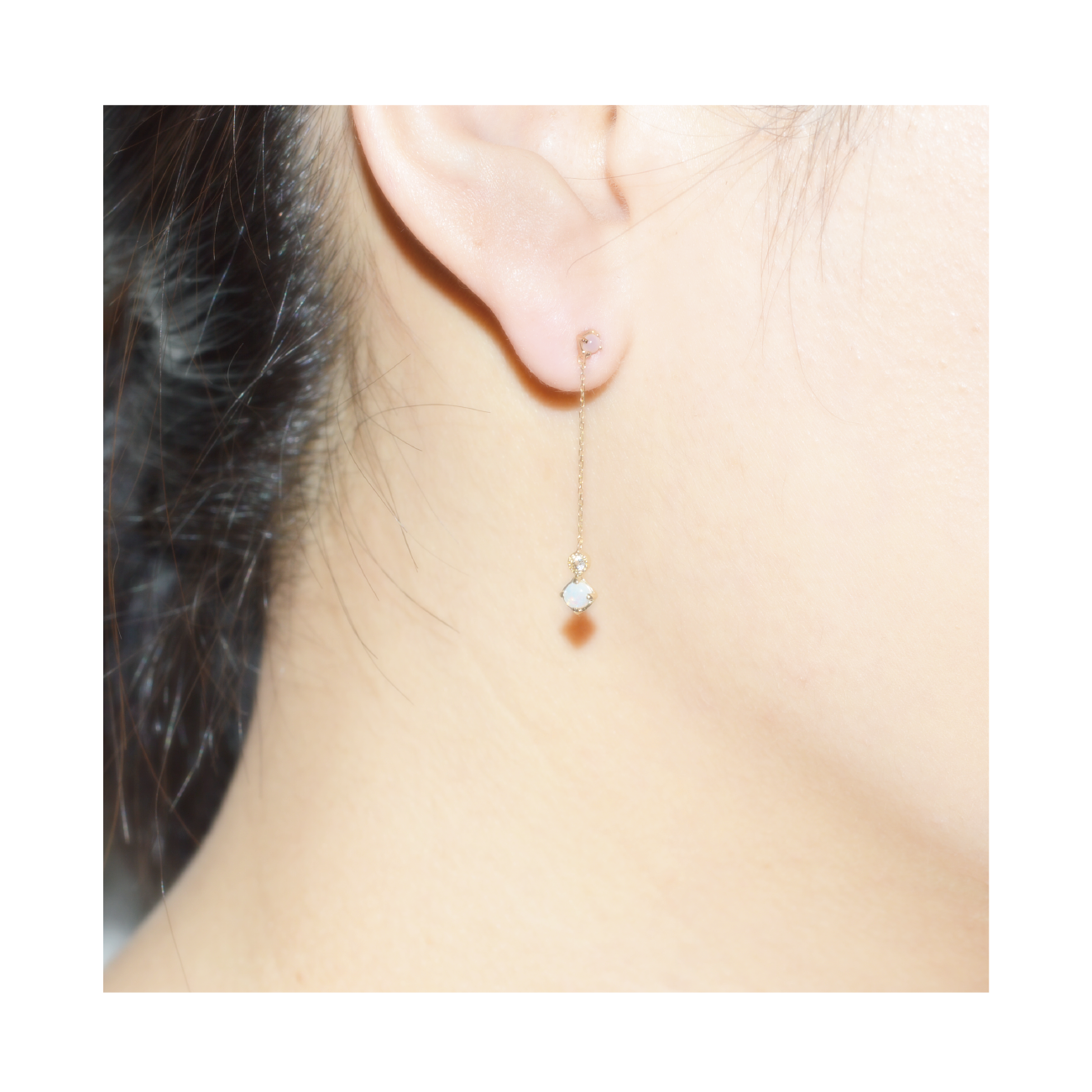 K10YGオパールピアス 装着画像