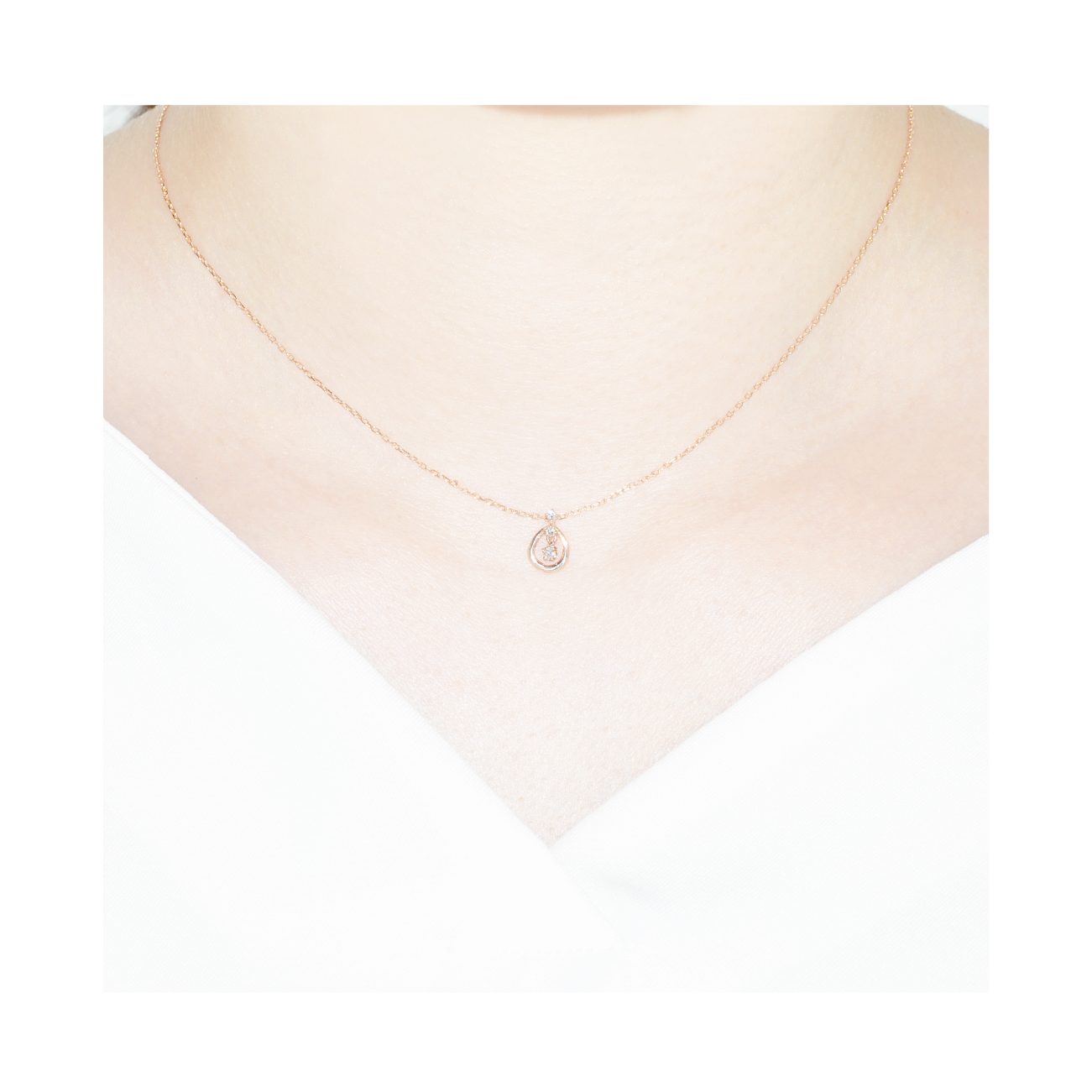 K18PGダイヤネックレス 装着画像