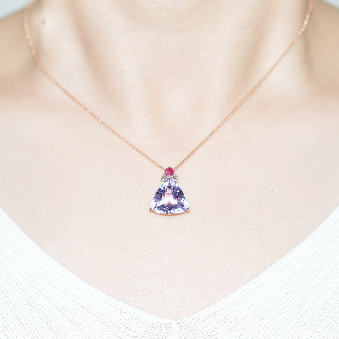 K18PGアメシストネックレス 装着画像