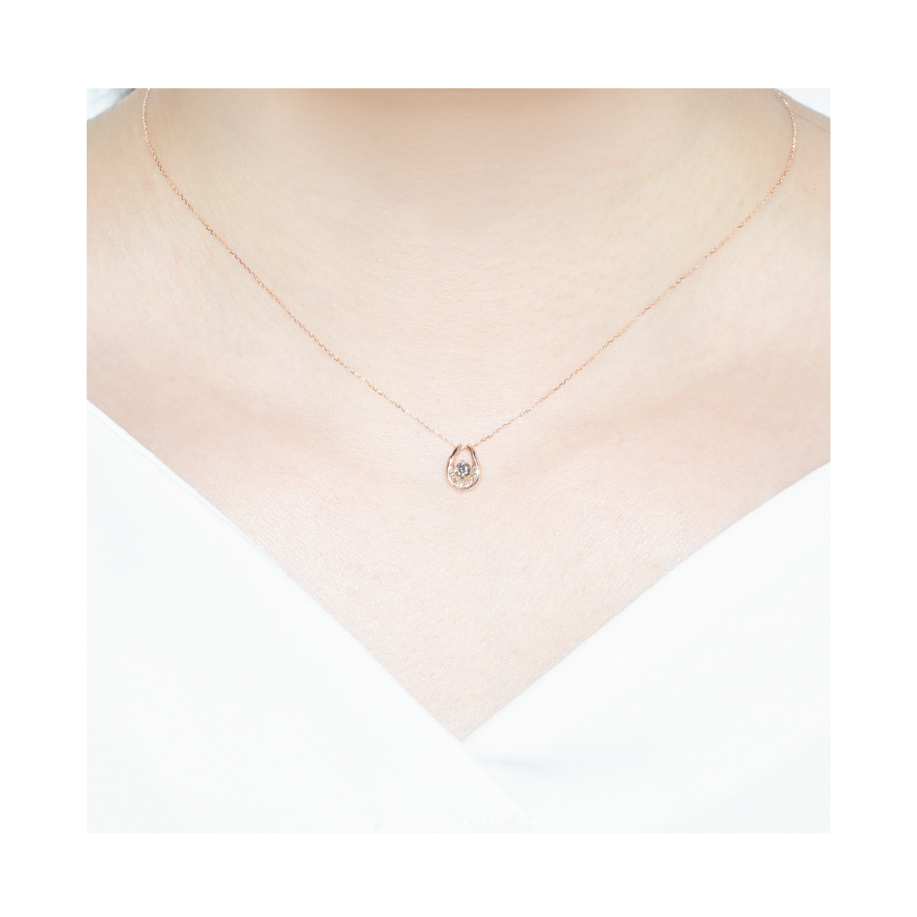 K10PGダイヤネックレス 装着画像