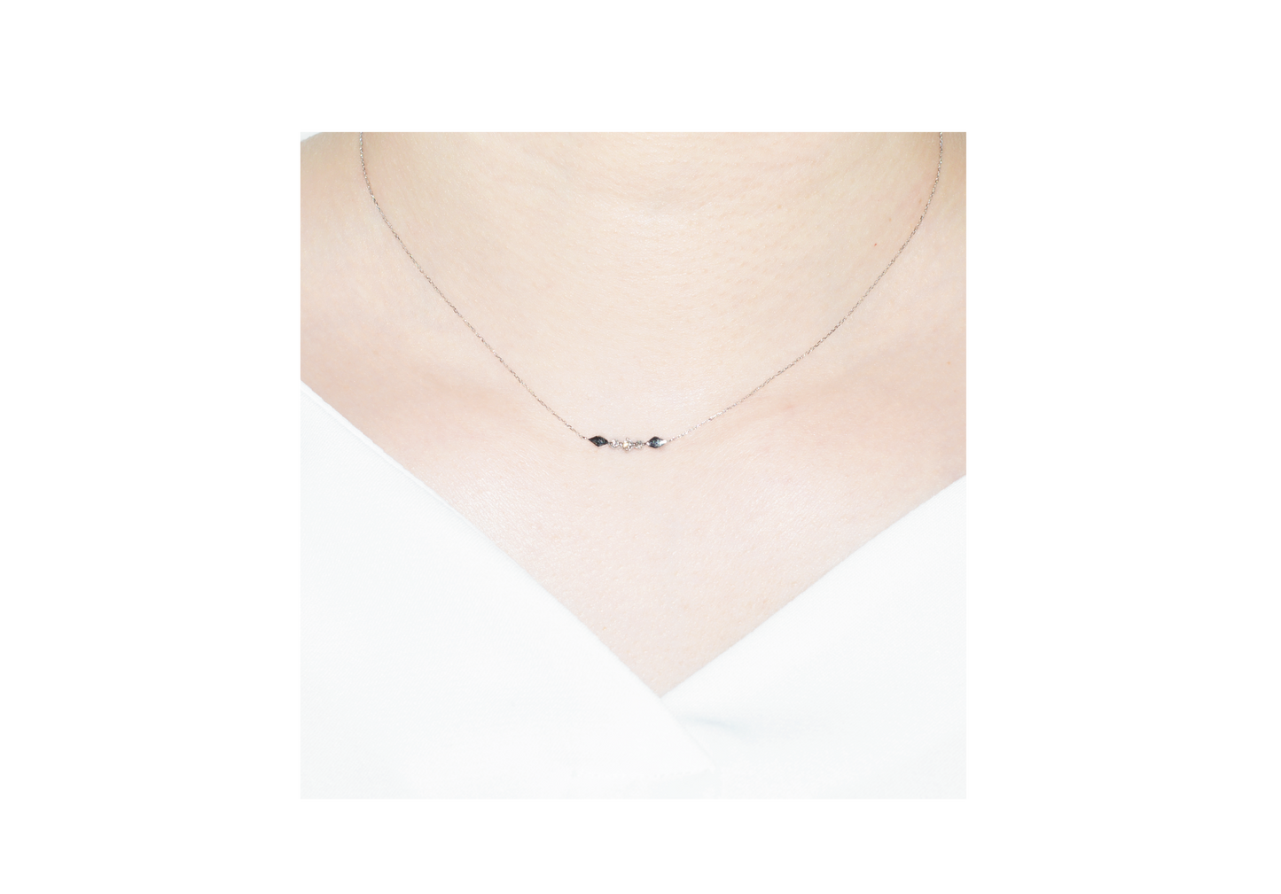 K10WGダイヤネックレス 装着画像