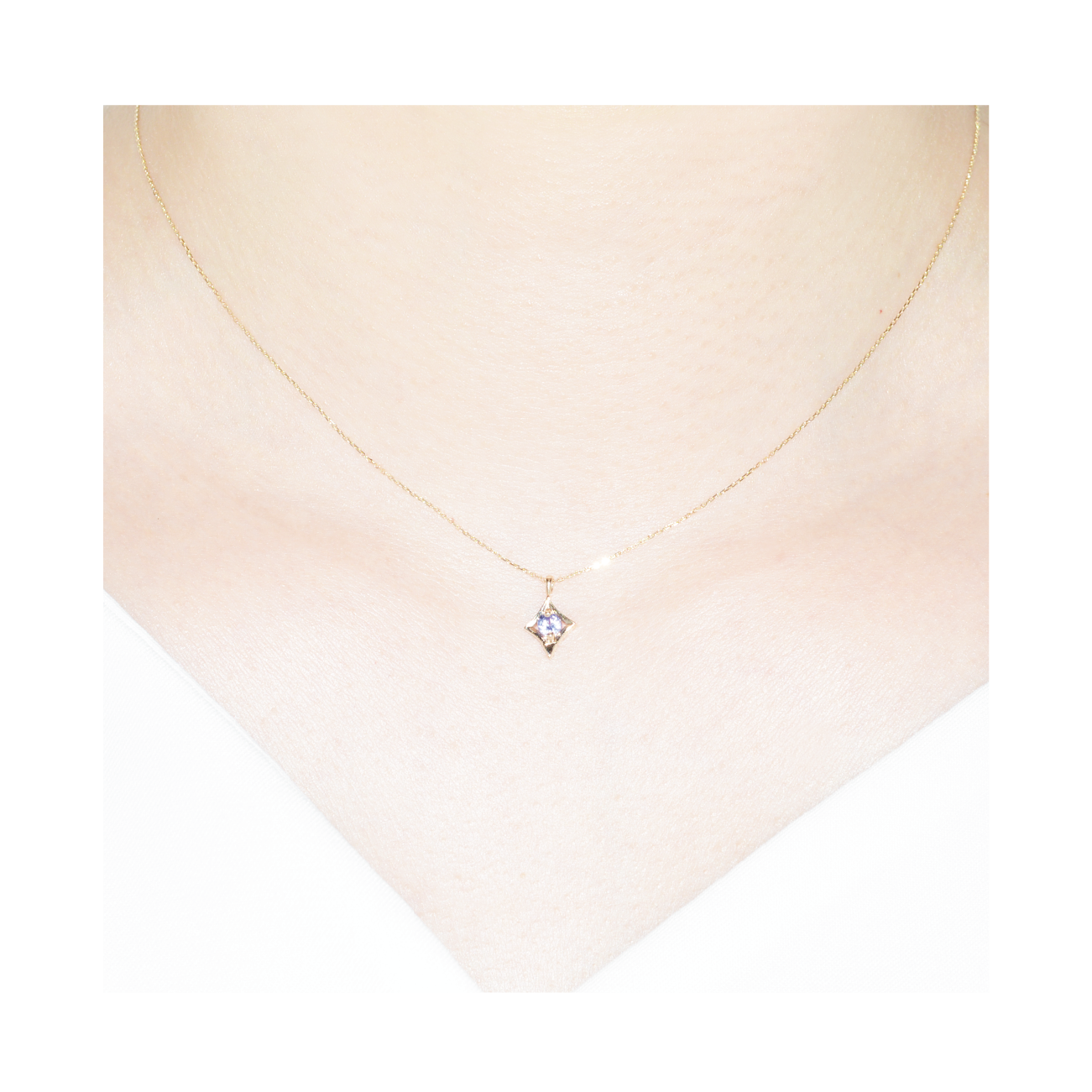 K10YGタンザナイトネックレス 装着画像