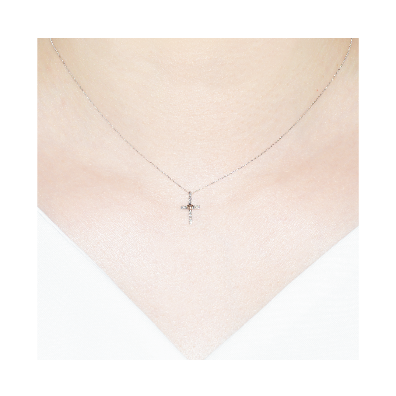 K10WG/PGダイヤネックレス 装着画像